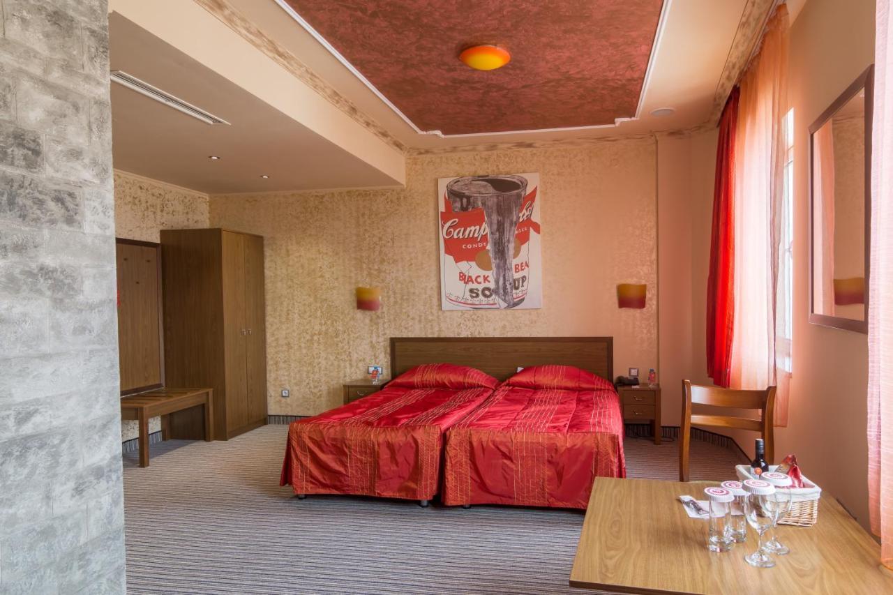 Diplomat Plaza Hotel & Resort 卢科维特 外观 照片