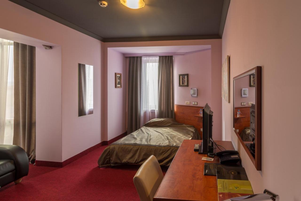 Diplomat Plaza Hotel & Resort 卢科维特 外观 照片